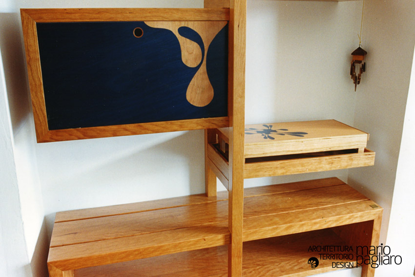 mobile legno ciliegio intarsio ligneo